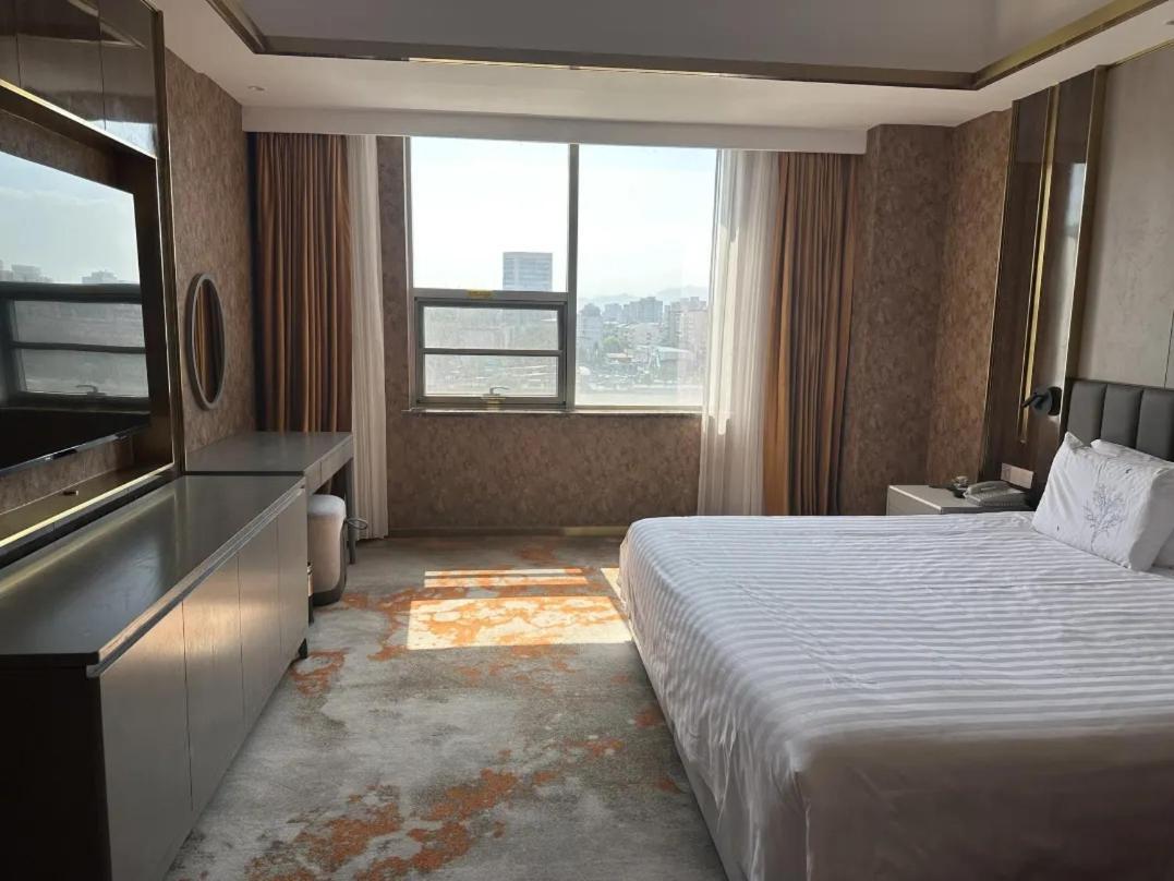 Beijing Jingyi Hotel Extérieur photo